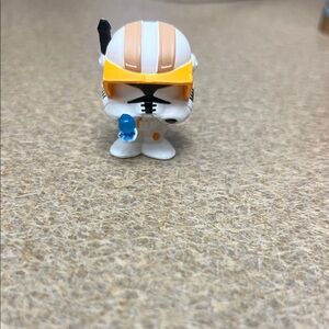 Disney Doorables White and Orange Miniature Figure